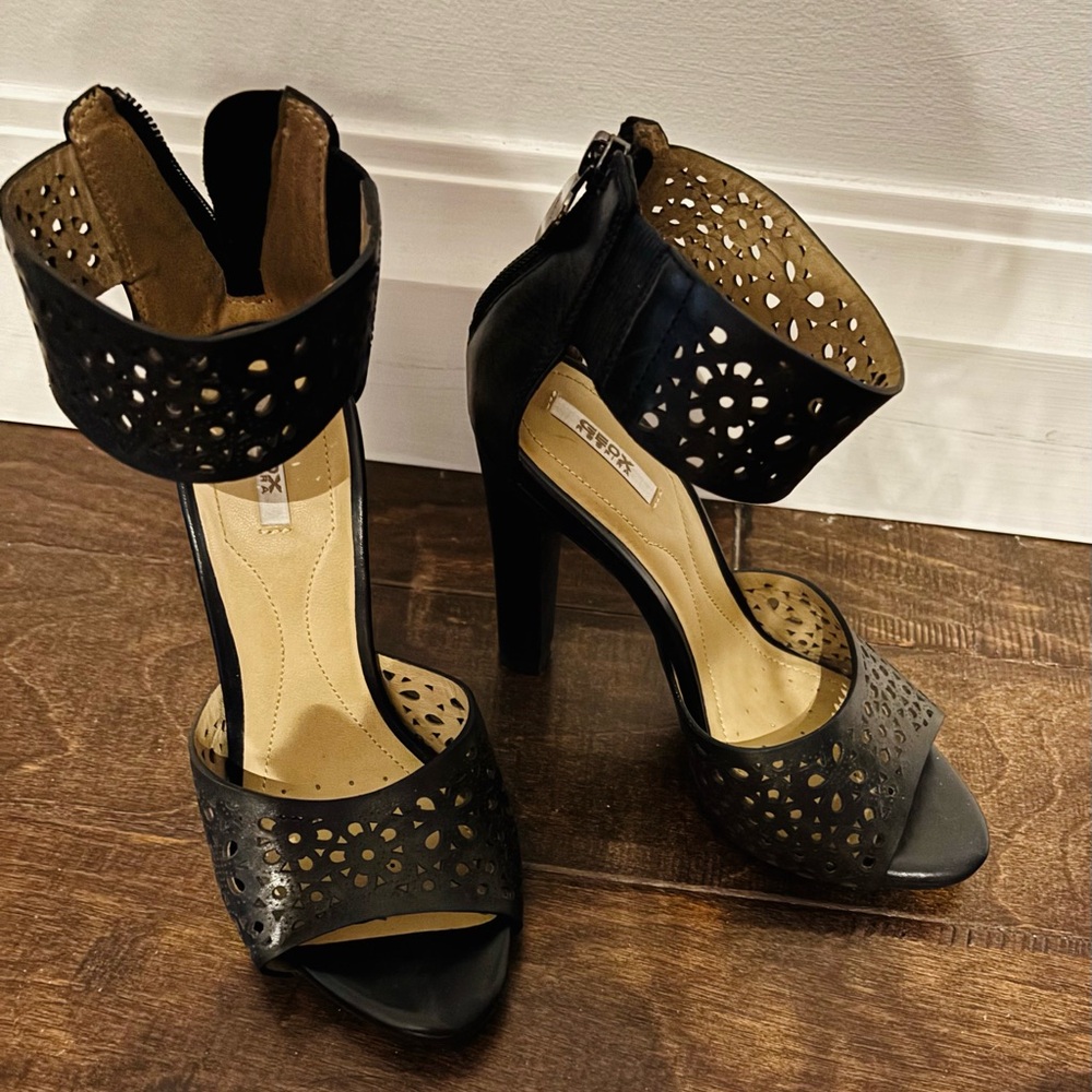 Geox Black Cutout Heels
